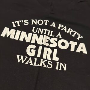 Minnesota Girl black short sleeve v-neck t-shirt by Live and Tell (M) - EUC!